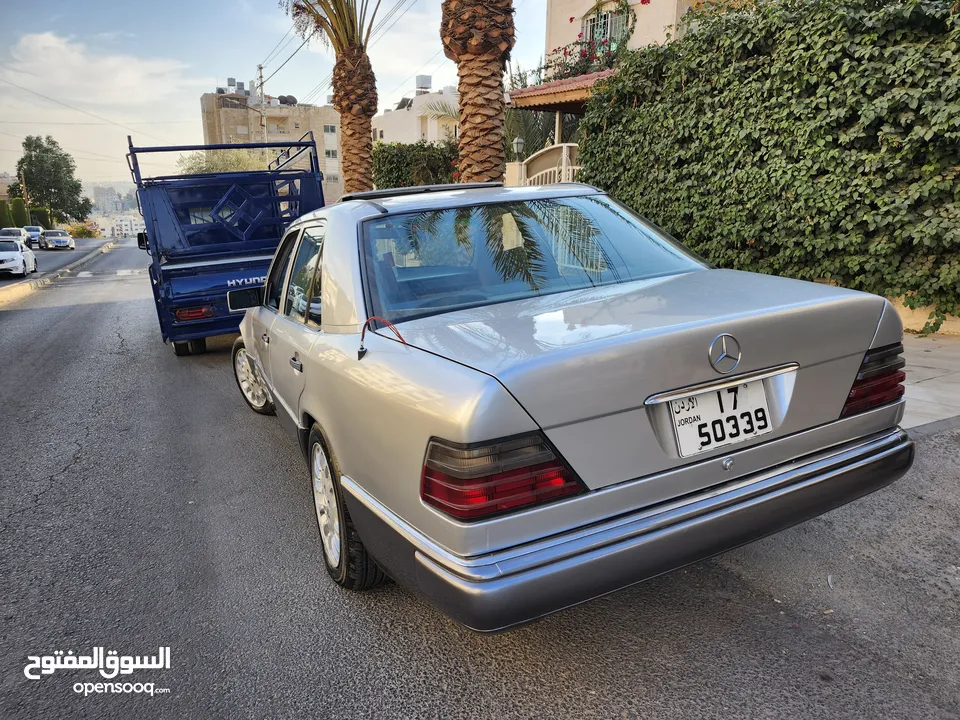 مرسيدس E200 1988 بحالة جيدة جداا