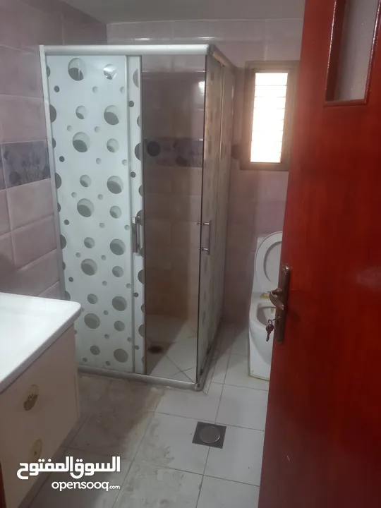 شقه للعرسان غرفتين وصاله موقع مميز