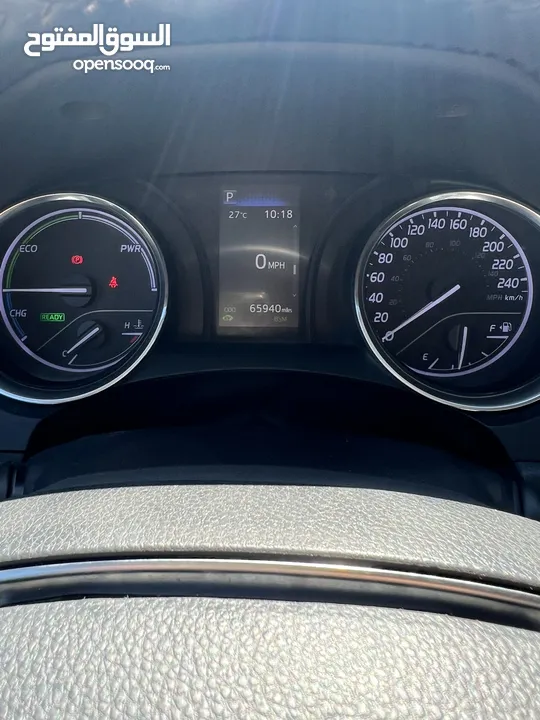Toyota camry 2019 se sport للبيع بداعي السفر جمرك قبل 3 شهور