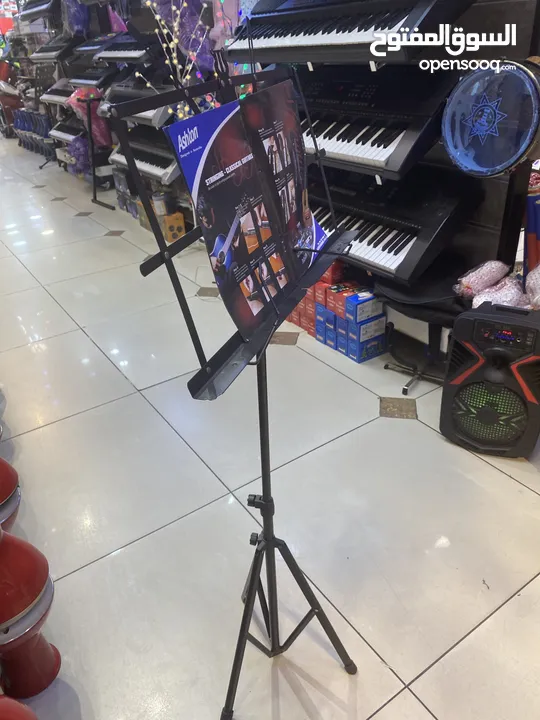 ستاند نوتة معدن