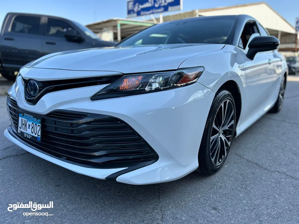 TOYOTA Camry Hybrid SE Lithium