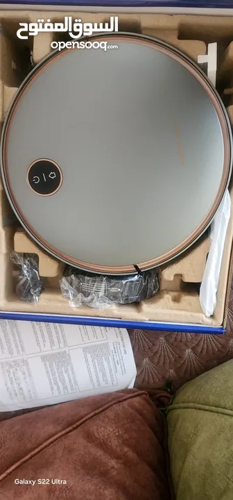 مكنسه كهربائيه ذكيه روبوت بيمسح وبينظف لحالو  جديده بلكرتونه غير مستخدمه نهائيا للبيع ب 350 بدل 450