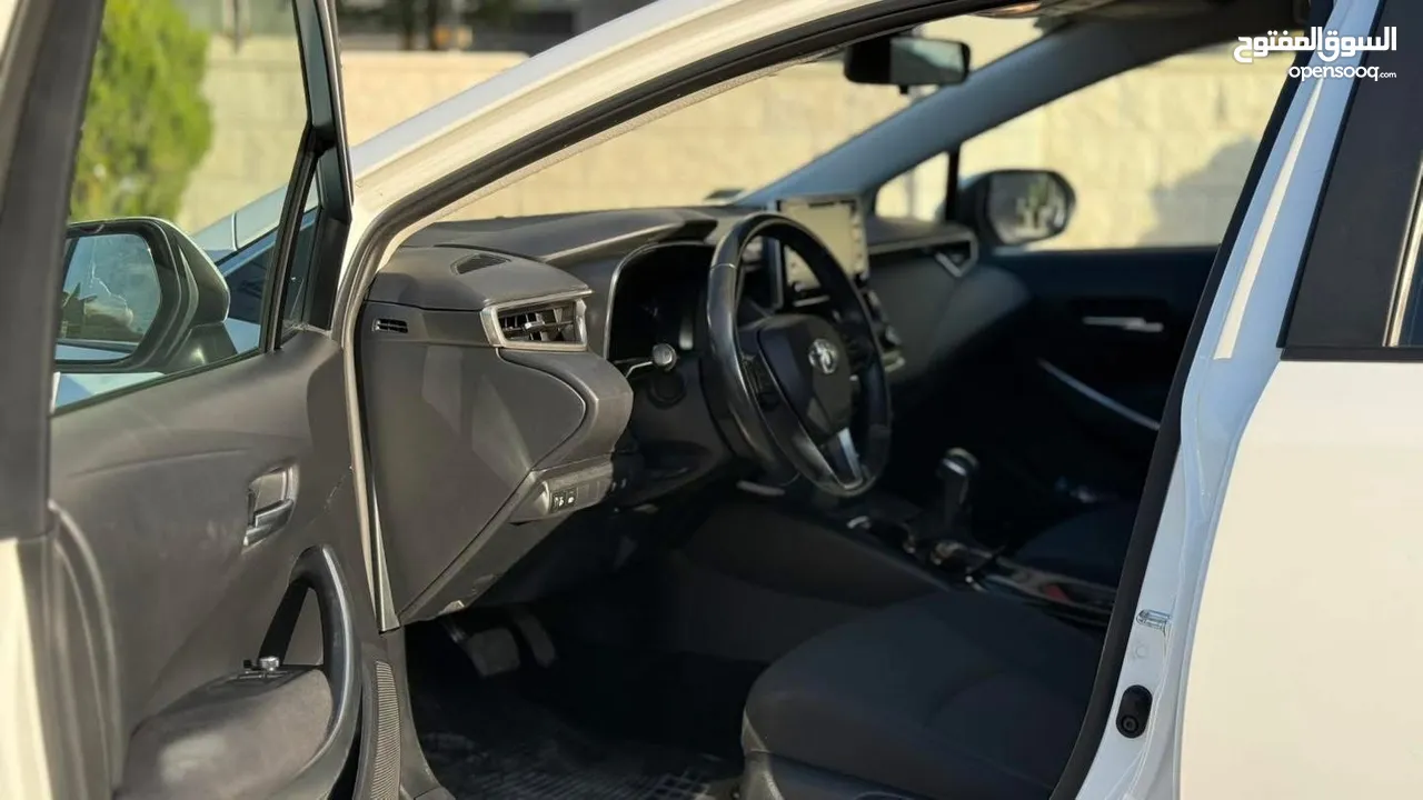 Toyota Corolla 1800 hybrid عداد قليل و ولا غرام بوية إضافات مميزة و بسعرررررررررررررر حررررررررقق