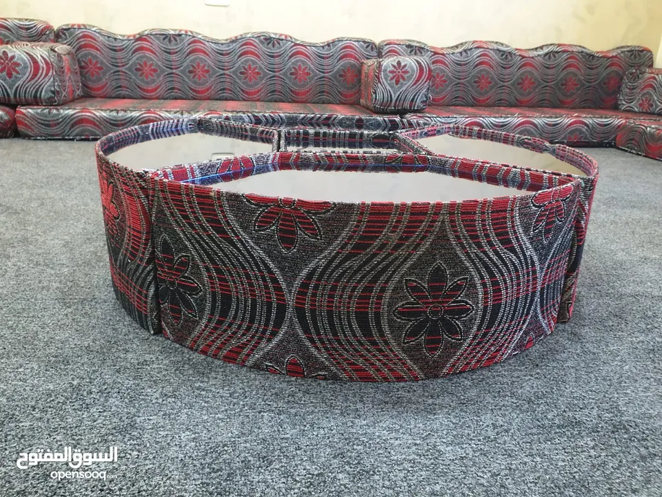 جلسة عربية 6 مفارش + 6 ضهريات + 6 مساند + طاولة 5 قطع + موكيت 6X4