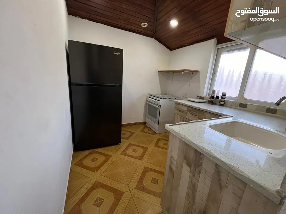 شقه رووف مفروشه للايجار بوادي معالي - Furnished Roof For Rent in Wadi Ma'ali
