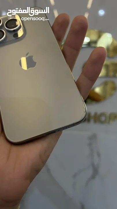 iPhone 15 Pro 256GB : battery : 87% وارد شرق اوسط في كسر صغير بالباك