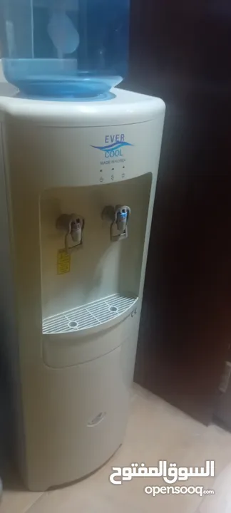 كولر ماء ever يدعم البارد والساخن مع زر خلفي مستعمل حالة جيد جدا للبيع بدون القارورة لايوجد خدمة
