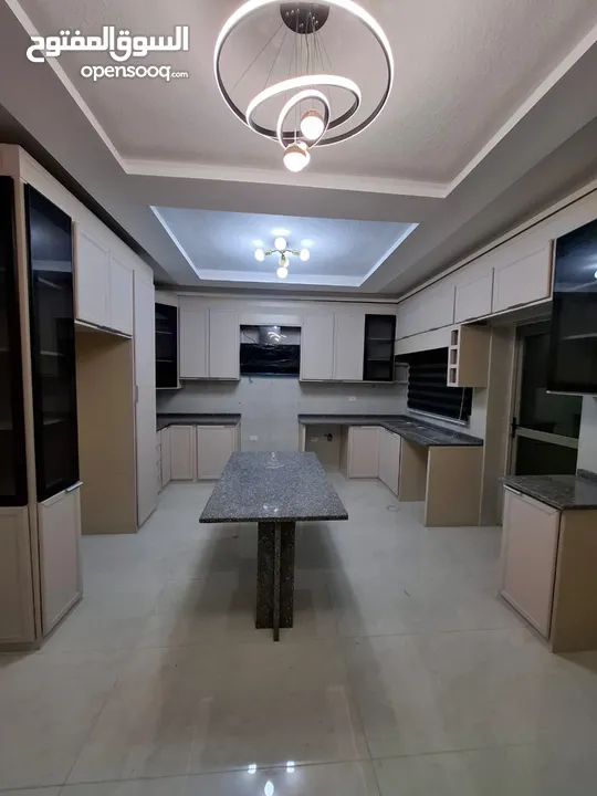 مطابخ بأفضل الاسعار والإكسسوارات الايطاليه والتقسيم الهندسي بأفضل التصاميم والديكورات الحديثة