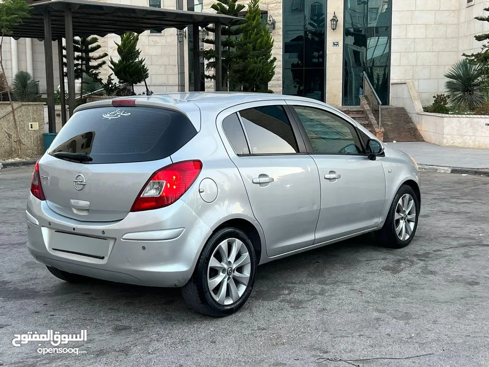 اوبل كورسا اتوماتيك