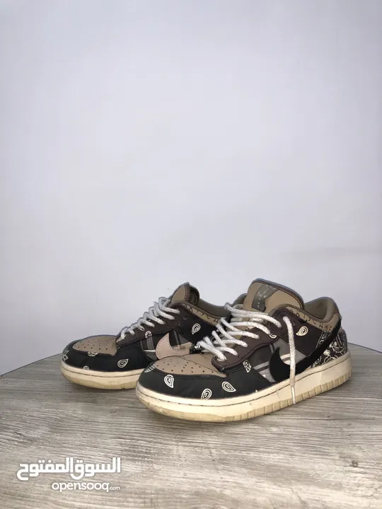 Authentic Nike shoes for sale reply to know the price and the sizes