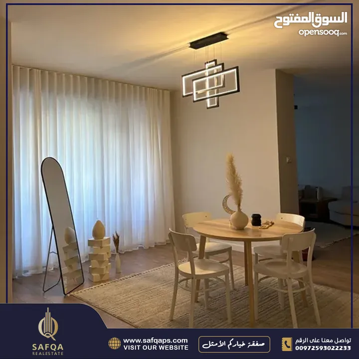 شقة تم تشطيبها حديثاً بإنارة وديكورات جاهزة للسكن الفوري
