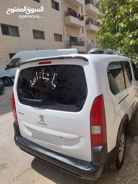 بيجو ريفتر