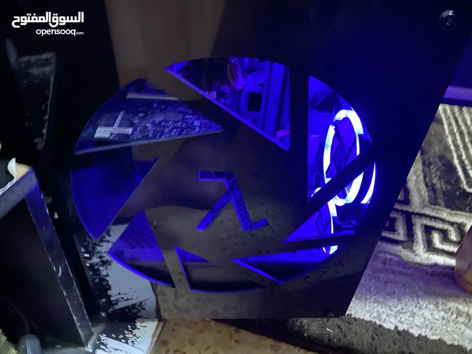 كمبيوتر قيمنق للبيع بحالة ممتازة ‏