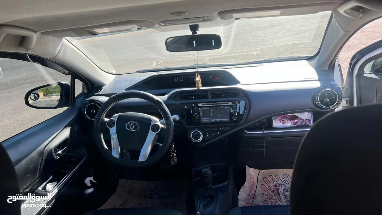 Toyota Prius c 2016