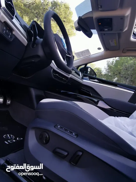 Volkswagen ID.6 Crozz PRO PIANO BLACK 2024 GOLD البيع كاش أو أقساط