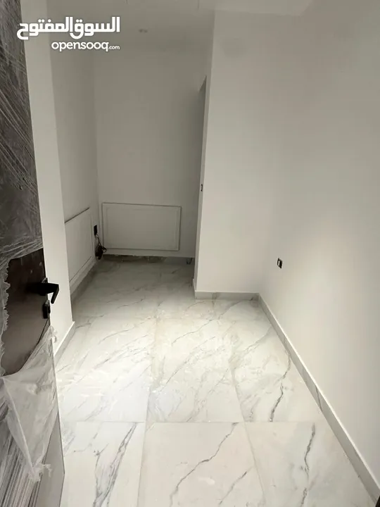 شقه غير مفروشه للبيع في ام اذينه ( Property ID : 38028 )