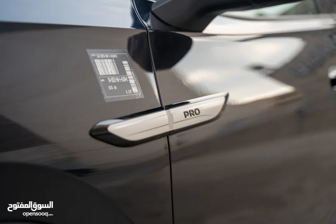 Volkswagen ID6 Pro 2022 + 2023  مستعمل و كفالة اتوهب فحص اتوسكور 90% فما فوق