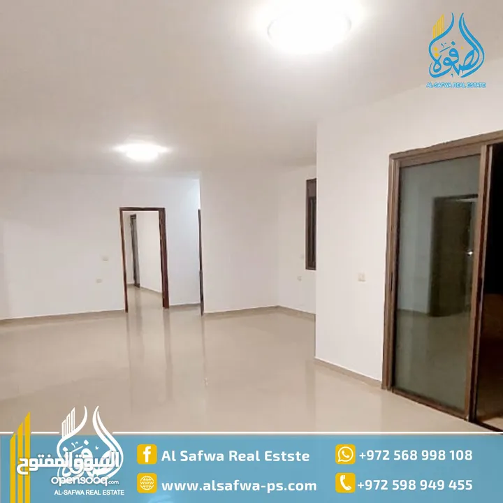 شقه مميزة بمساحه واسعه جدا للايجار الارسال قرب المقاطعه