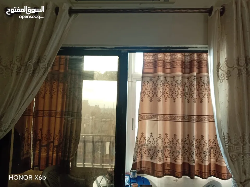 شقه موقع مميز وتجاري  للبيع في الهاشمي الشمالي