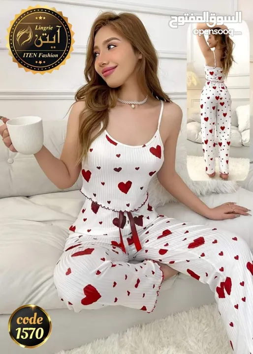 ملابس نسائية