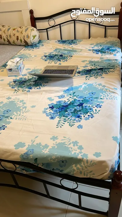 urgent sale new queen size  bed  witj matres