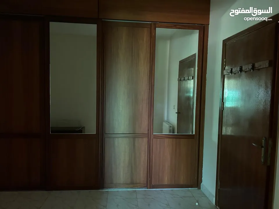 مزرعة للبيع   بأجمل  مناطق الصبيحي (ميسرة) على قمة الجبل ذو اطلالة خلابة