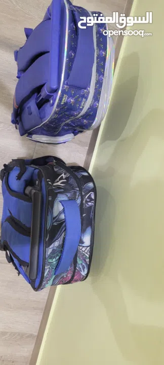 حقيبة اولاد مدرسية ذات جودة عالية و استعمال و حفاظ على الحقيبة بحالة ممتازة شبه جديدة و لا عيوب