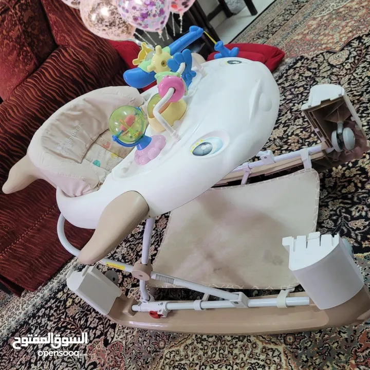 أغراض أطفال للبيع  عربية مشايه سرير كرسي سيارة زحليقه والعاب