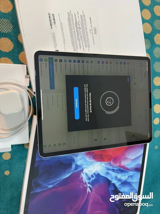 ايباد ابل برو 12.9 انش 256 قيقا خط شريحة نظيف وشغال تمام مع الاغراض كامله م الصامل يراسلني
