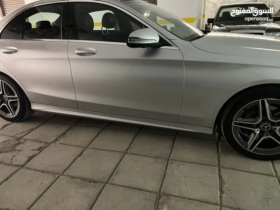 مرسيدس  2019c200 بحالة ممتازة للبيع  AMG kit