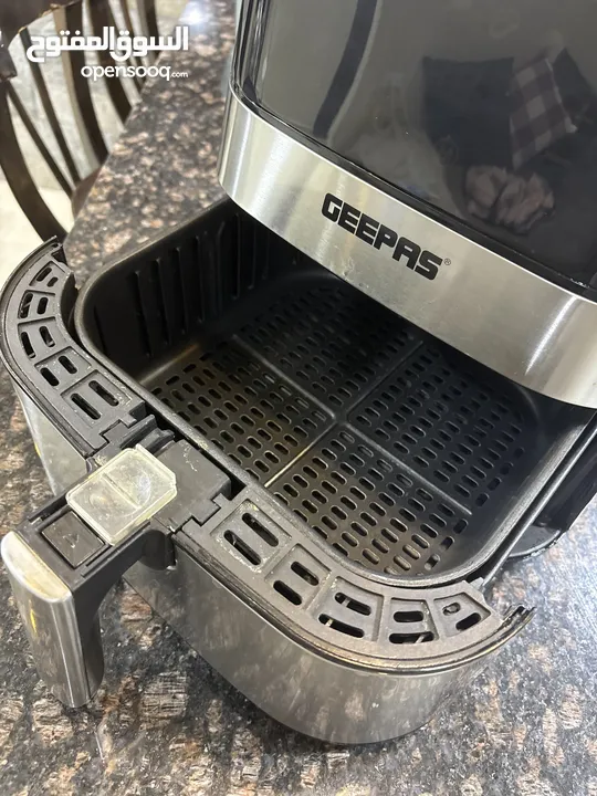 Geepas digital air fryer /model No. GAF37510