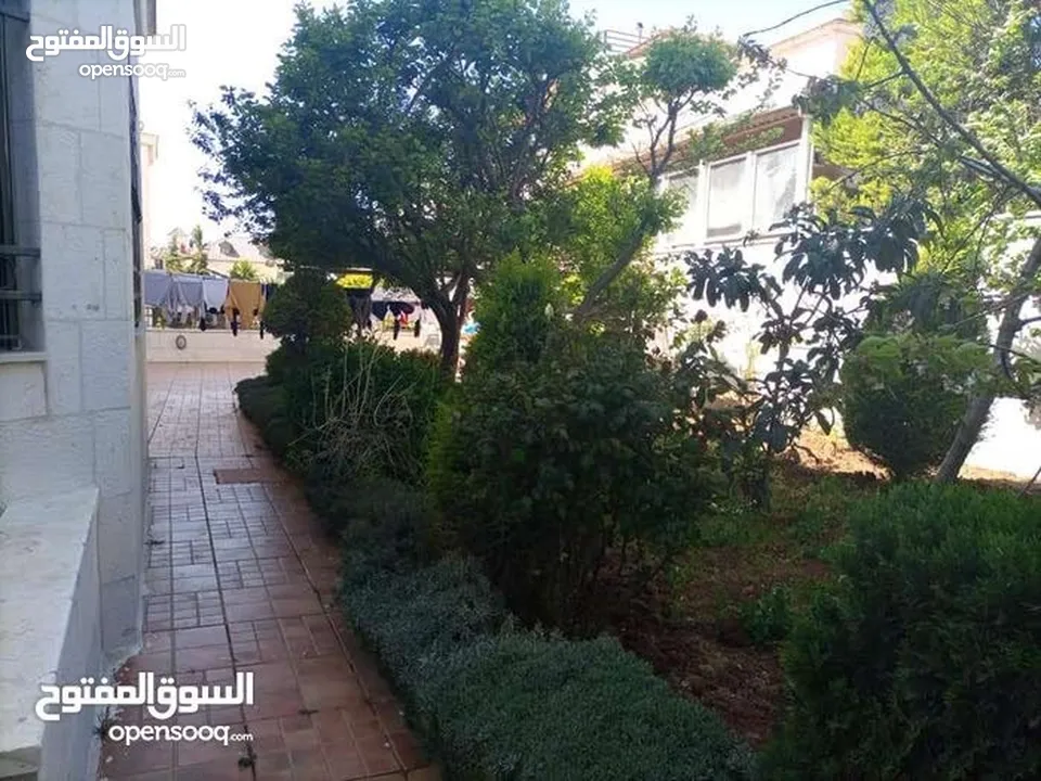 الظهير فيلا مستقله فخمه جدا فن معماري عاليه ومطله اجمل موقع مكون من اكثر من سكنه
