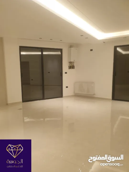طابق اخير مع روف دوبلكس فاخر لم يسكن لقطه وبسعر مغري جدا عرض خاص أرقى مناطق خلدا وام السماق