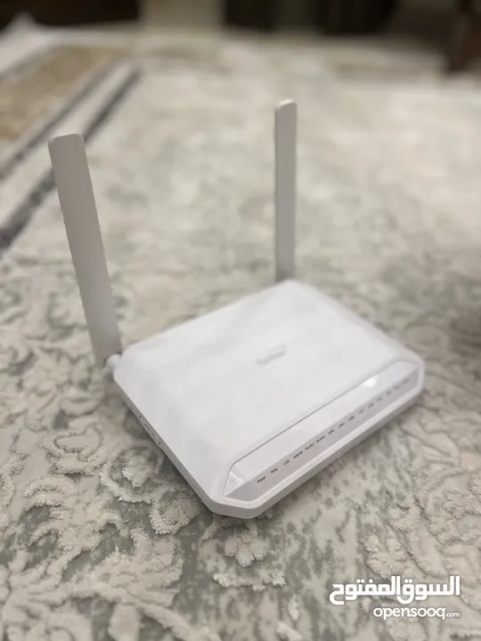 راوتر ألياف بصرية FiberHome FTTH بحالة ممتازة! يدعم الإنترنت المنزلي عالي السرعة