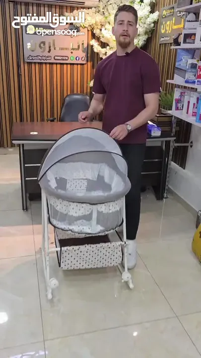تخت بيبي بشكل جديد بسعر العرض 179 شيكل فقط مزود بفرشة و مخدة و ناموسية و سلة و تعليقة .
