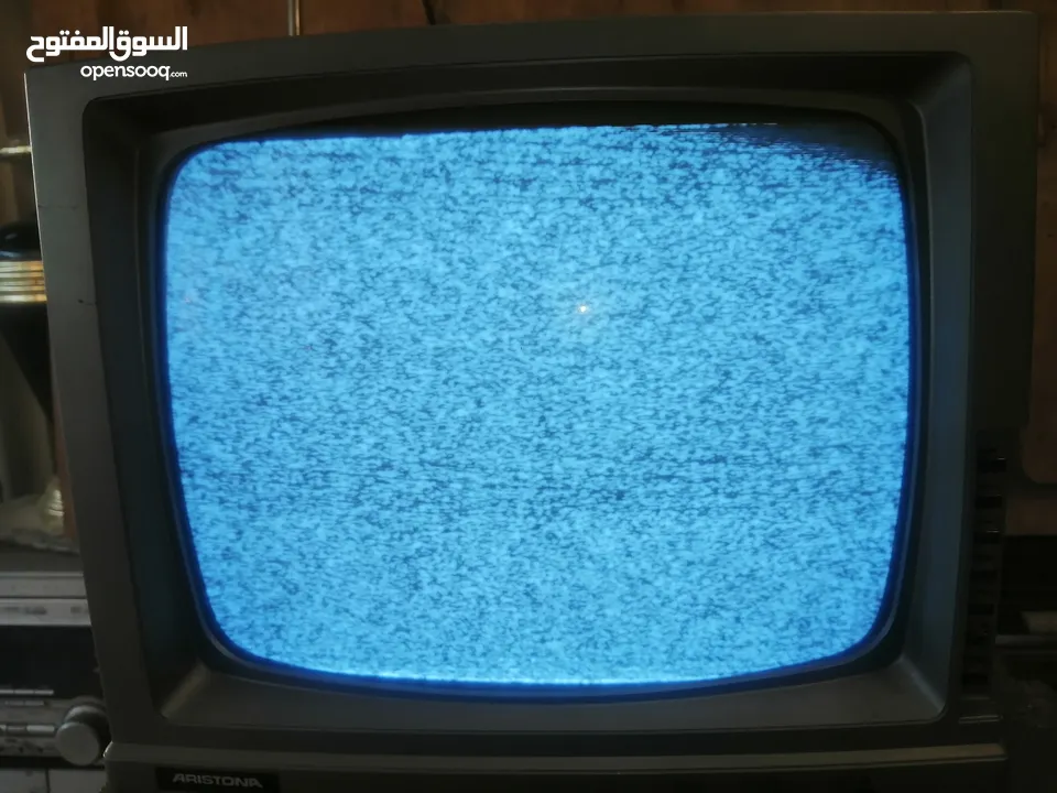 تلفزيون ساده قديم جداً