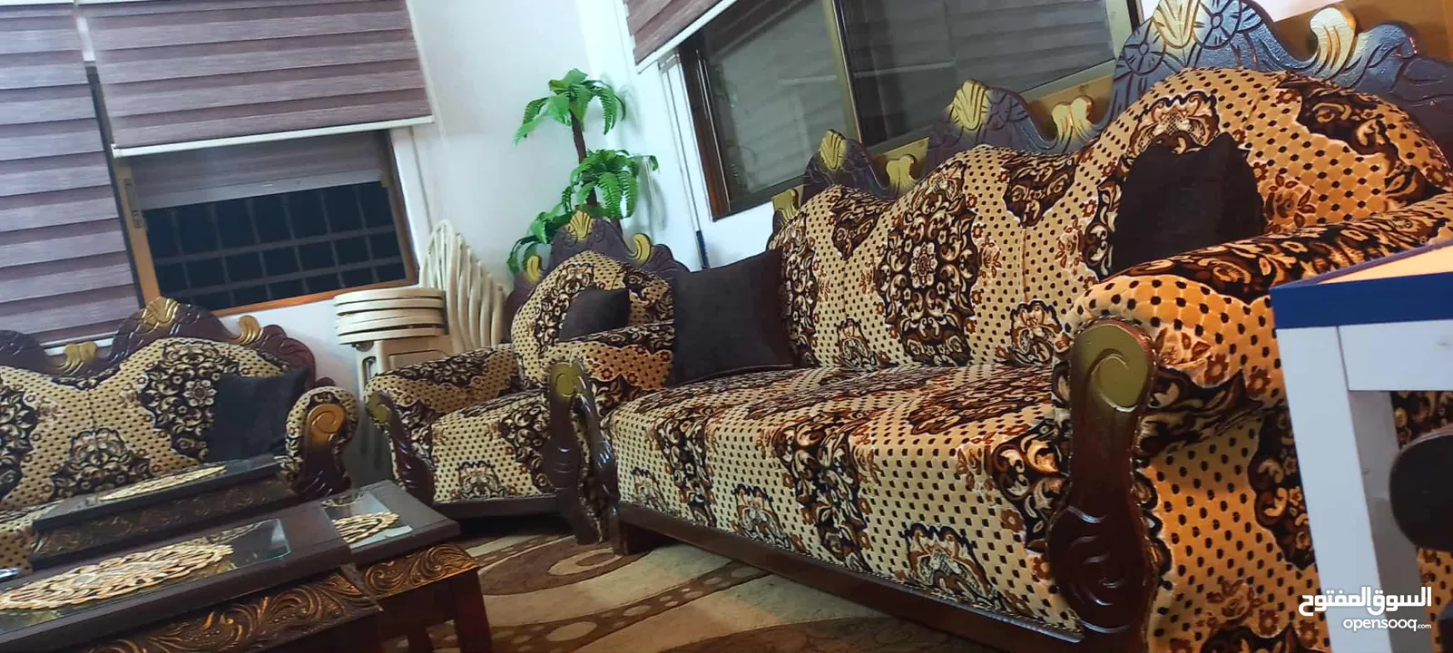 كنب تفصيييل الخشب القديم الثقيل وكااااله وعاينهم مضمونين