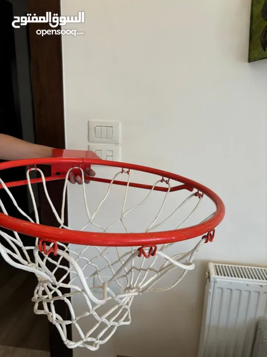 Professional BasketBall Ring / Hoop in good condition. Made for Professional Level. Hung on a wall