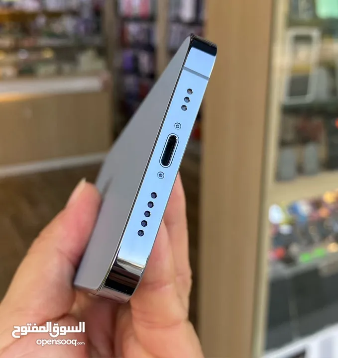 ايفون 13 برو  ذاكره 256 جى بى بحاله الوكاله متوفر فى الفرعين ومتاح توصيل لجميع مناطق السلطنه