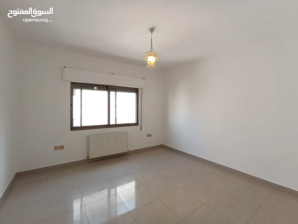شقة غير مفروشة للإيجار 300م2 ( Property 19203 )-174847862