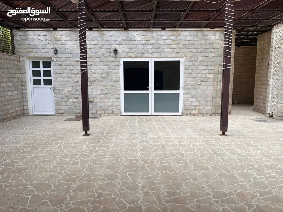 6 Bedrooms Semi-Furnished Villa for Rent in Azaiba REF:1064AR