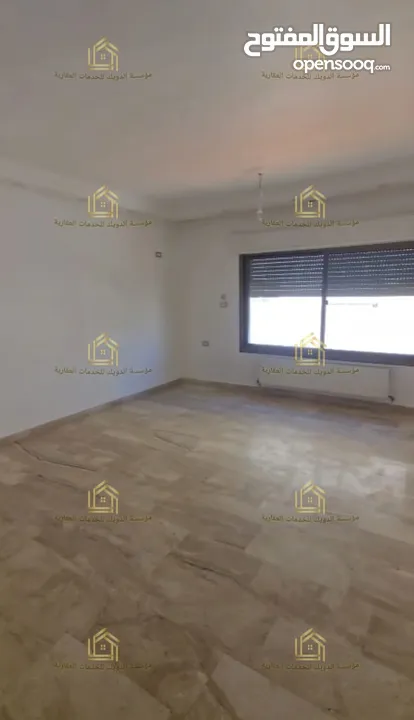 شقة مع روف منفصل في منطقة خلدا