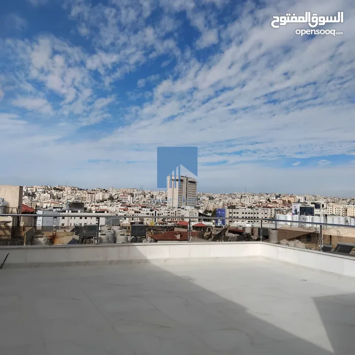 شقة فاخرة للبيع في الرابية  - خلف الإتصالات ( Orange ) طابق ثالث 195م مع روف دوبلكس 110م لم تسكن