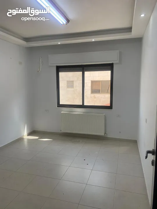 شقة فارغة للبيع او للإيجار في حي الصحابة - ref: 14582