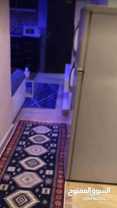 شقه وستوديو  مفروشه((تسويه)للايجار الشهري ب عبدون من الماللك