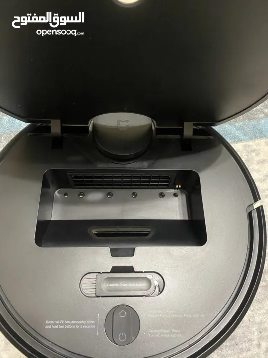مكنسه ربوت شاومي بحالة ممتازة