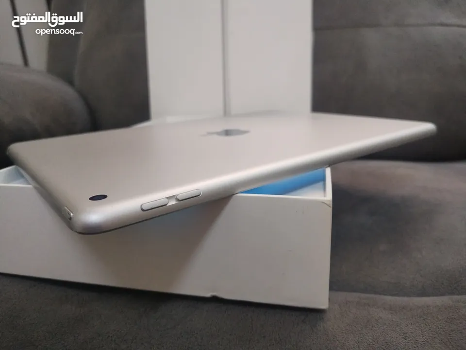 ايباد  الجيل  التاسع(64GB) Ipad 9 بطارية 90% بحالة الوكالة