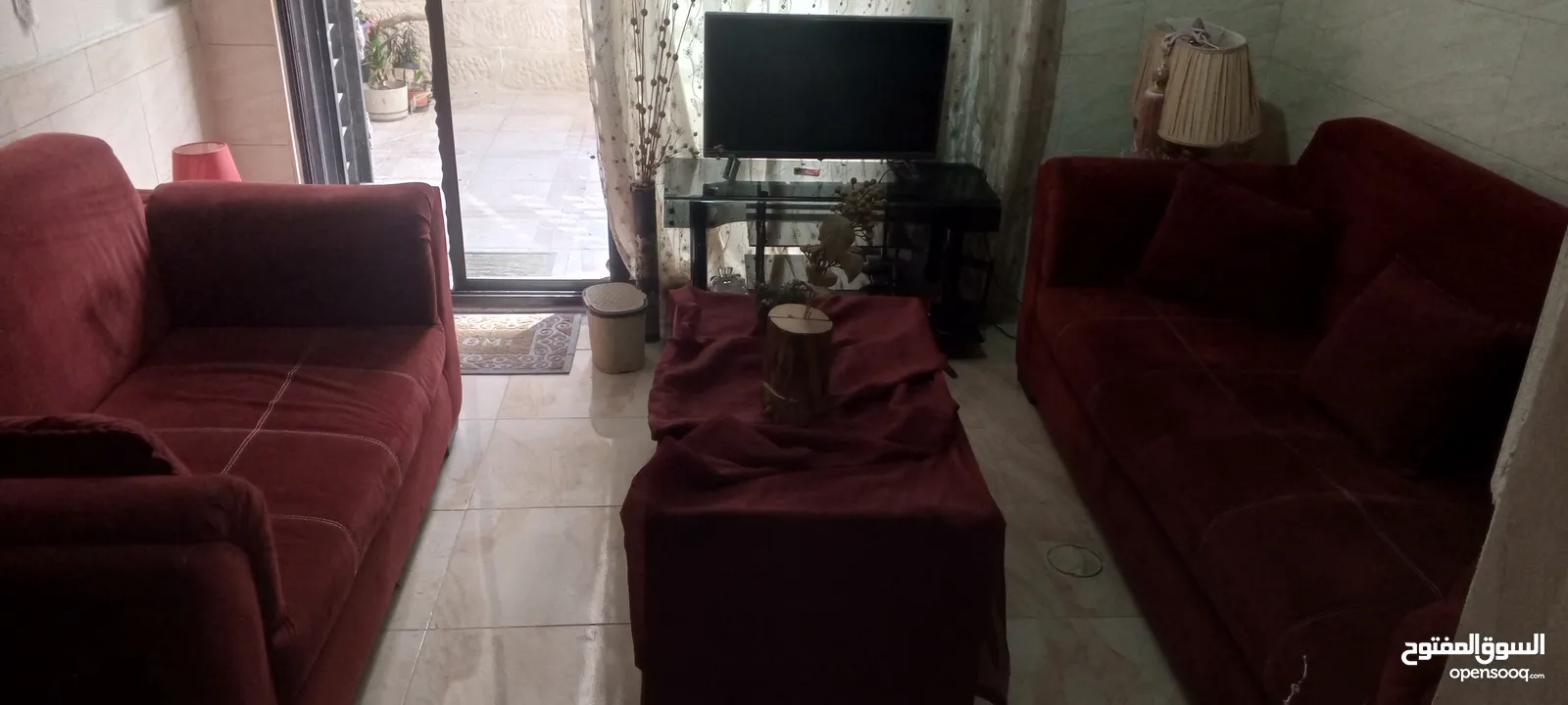 ثلاث اطقم كنب