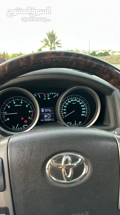 لاند كروزر 5.7 VXR  مميزة بنظافتها