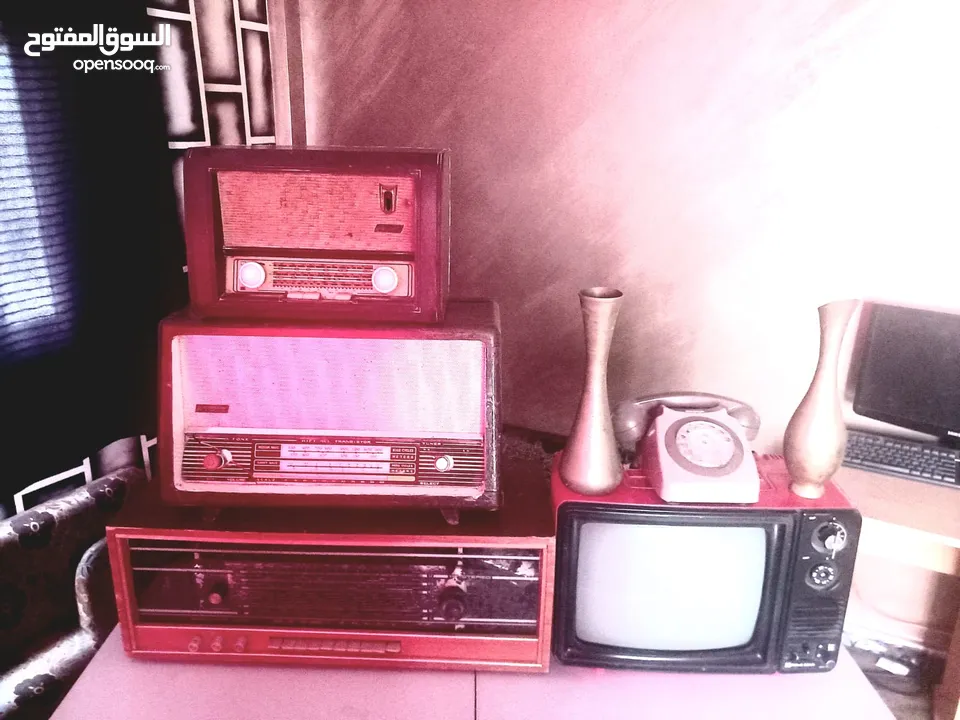 راديو قديم مع تلفزيون